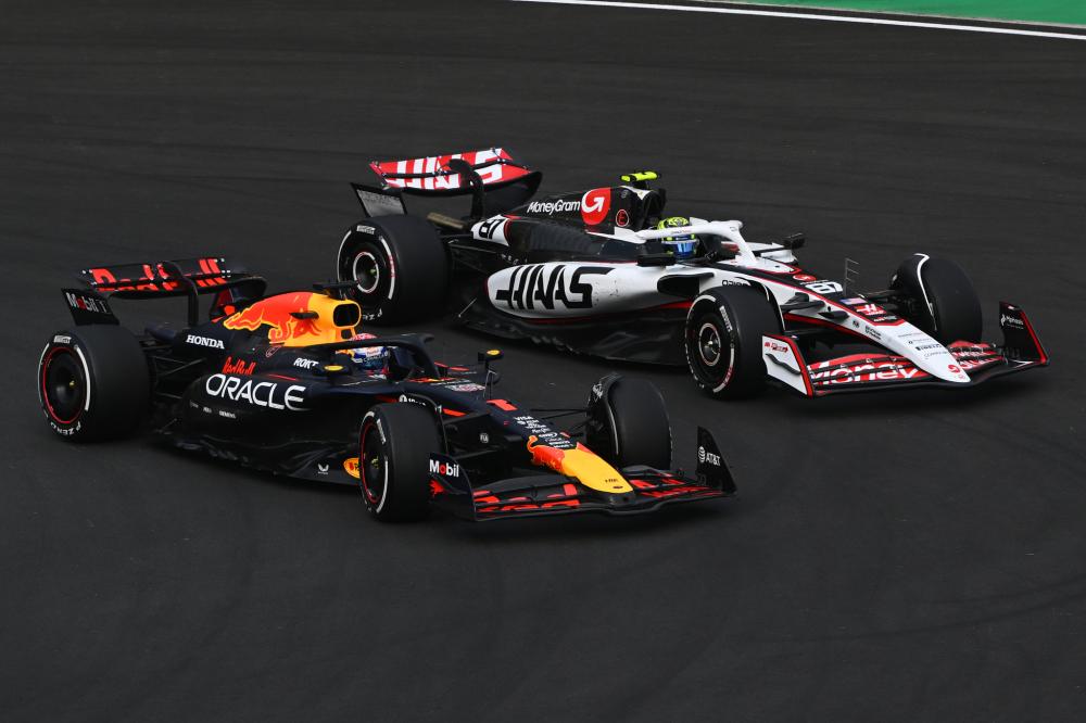 高尔夫俱乐部工作服，选棉还是聚酯纤维？